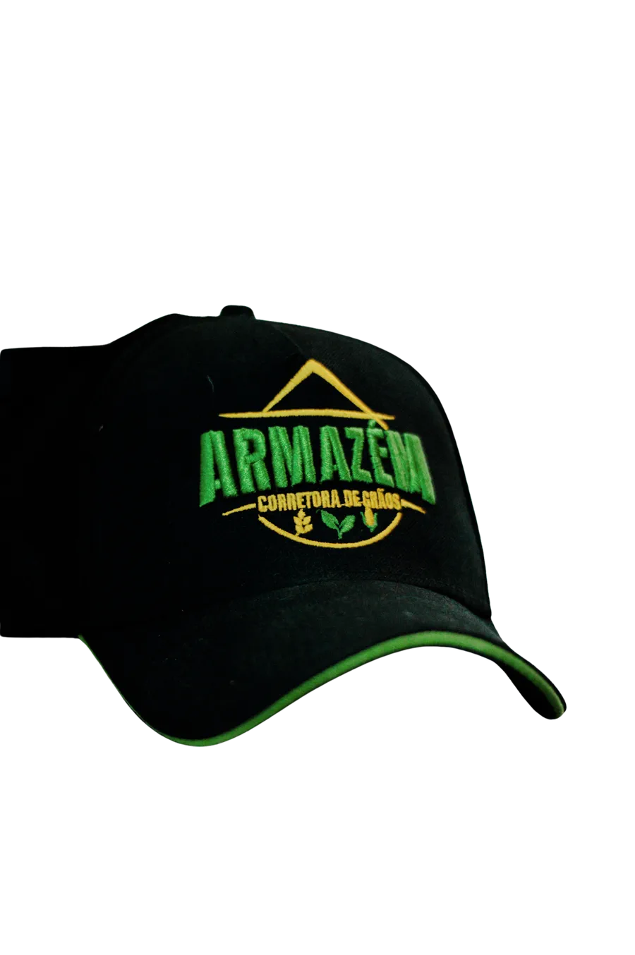 Boné preto bordado com o logo da Armazém Corretora de Grãos